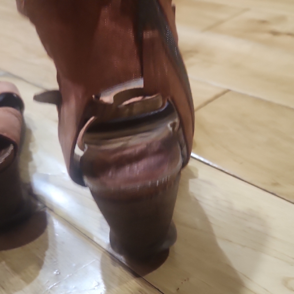 Miz Mooz Tan Strappy Sandals - Picture 3 of 7